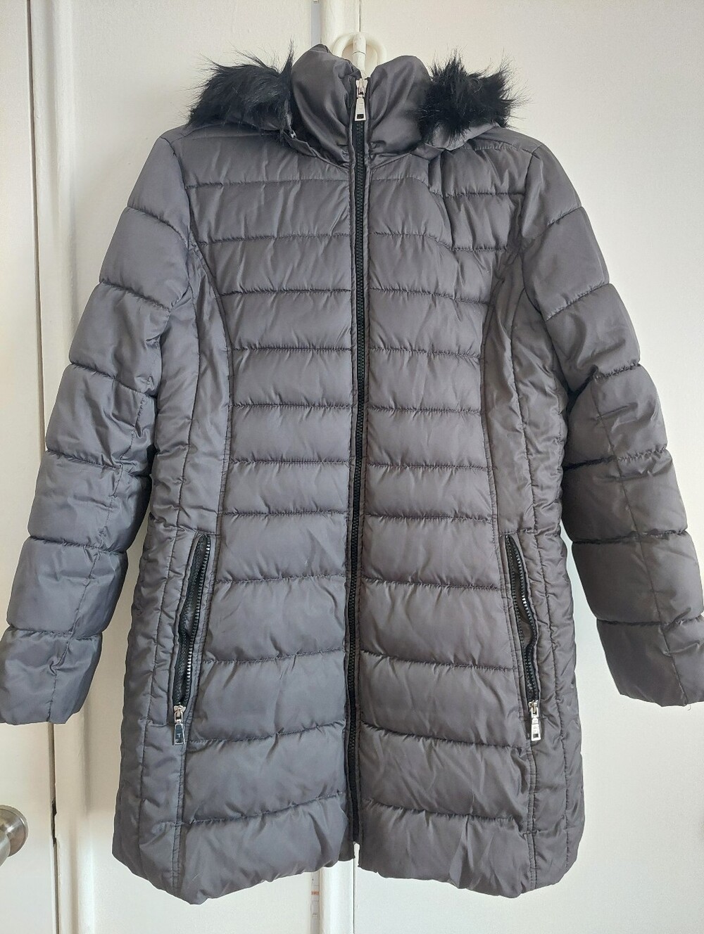 Tahari Women’s Long Puffer Coat Gray Faux Fur Hood Size L